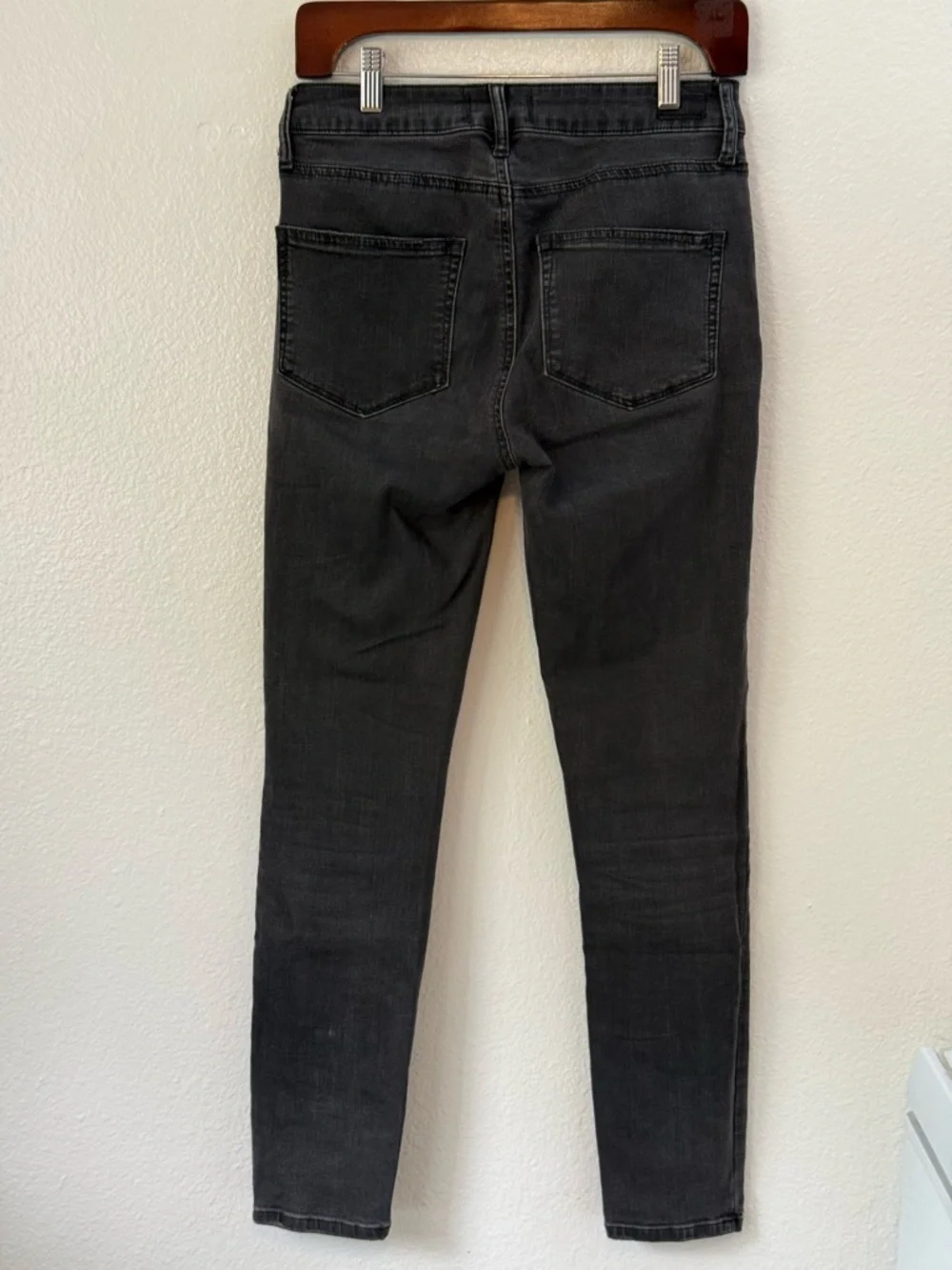 Anthropologie Paige Hoxton Skinny Jeans Button Fly Size 26‎ High Rise Ankle Fit
